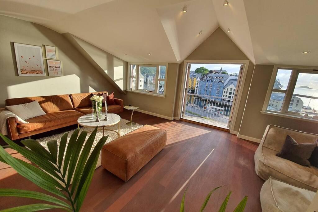 Alesund Skysuite ภายนอก รูปภาพ